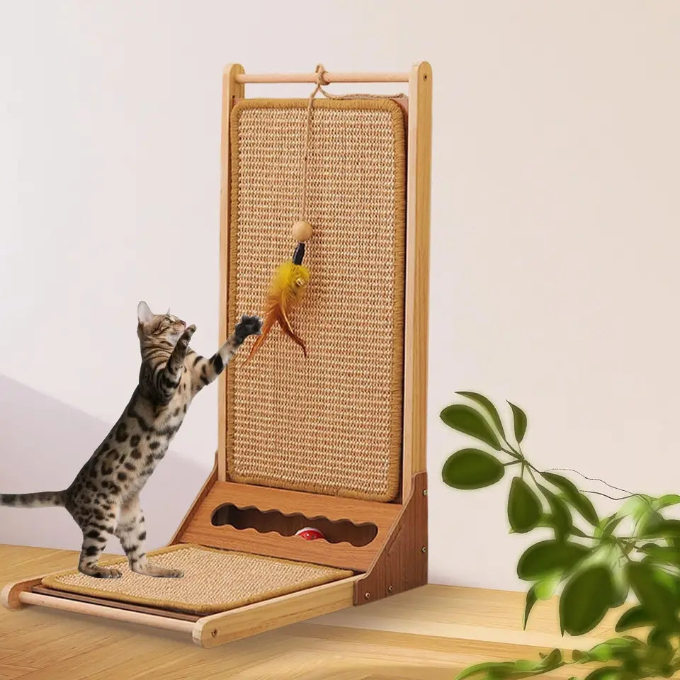 Cat scratching post with adjustable ramp